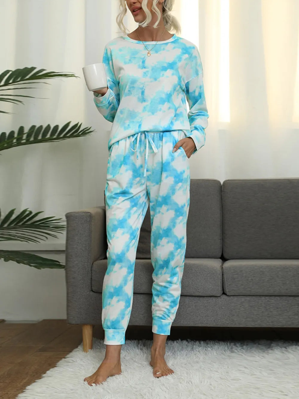 Ensemble de salon haut et pantalon tie-dye brillant à col rond