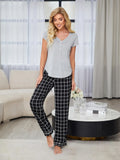 Ensemble de salon haut à manches courtes et col en V et pantalon