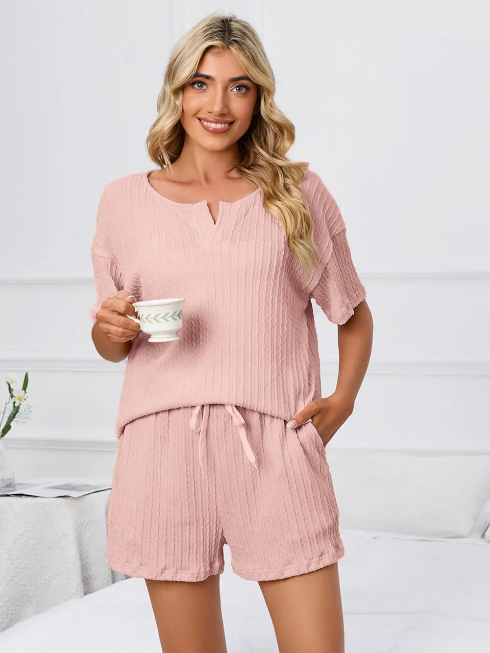Ensemble de détente short et t-shirt à manches courtes et encoche
