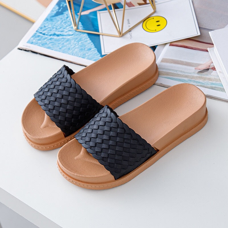New Roman Sandals Women's Summer Outdoor Slippers Women Wear Flat Bottom With Thick Bottom Slippers