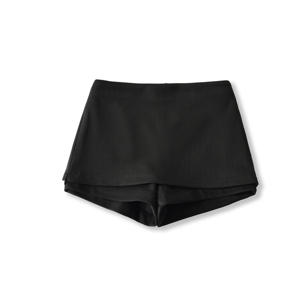 Low waist slim fit shorts for women