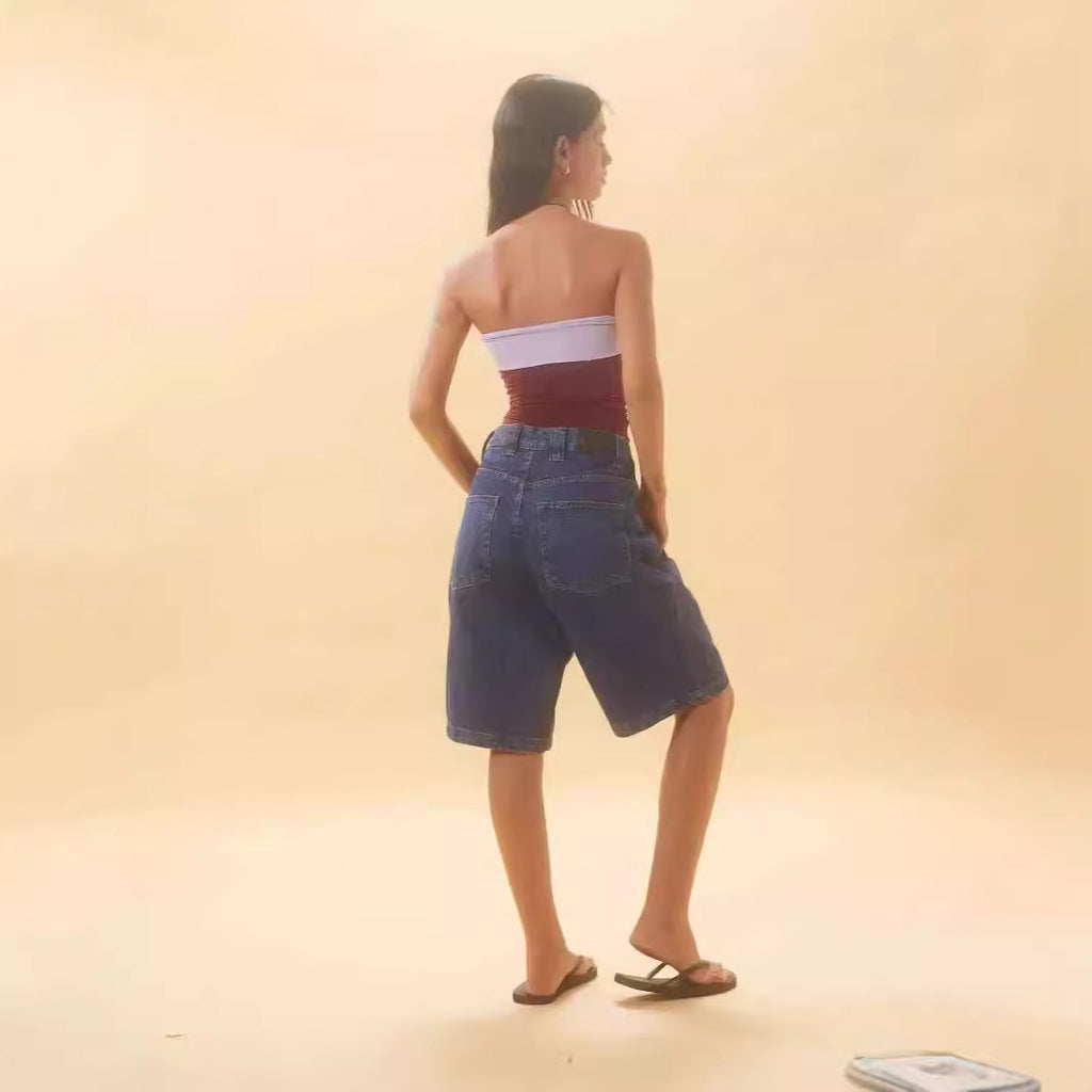 Loose and non elastic denim shorts for women