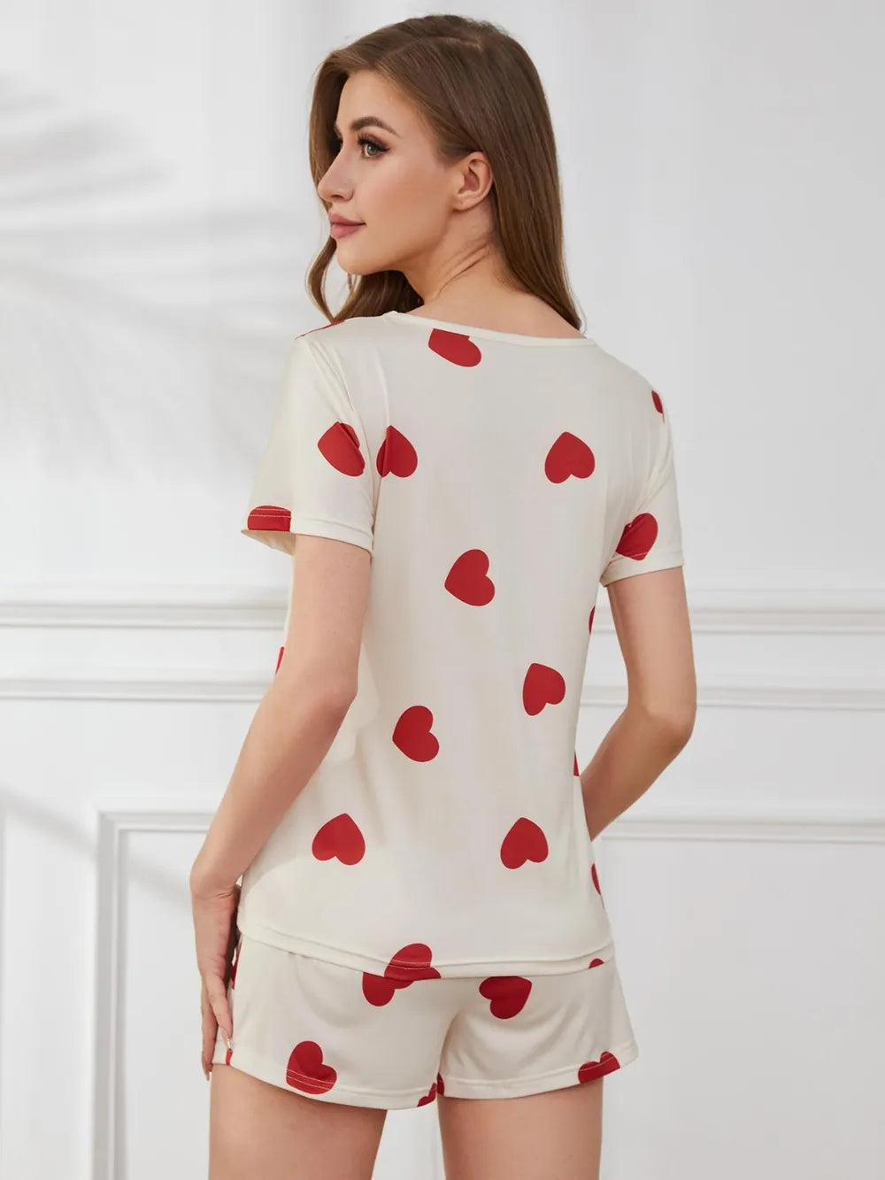 Ensemble de salon haut et short à col rond en forme de cœur