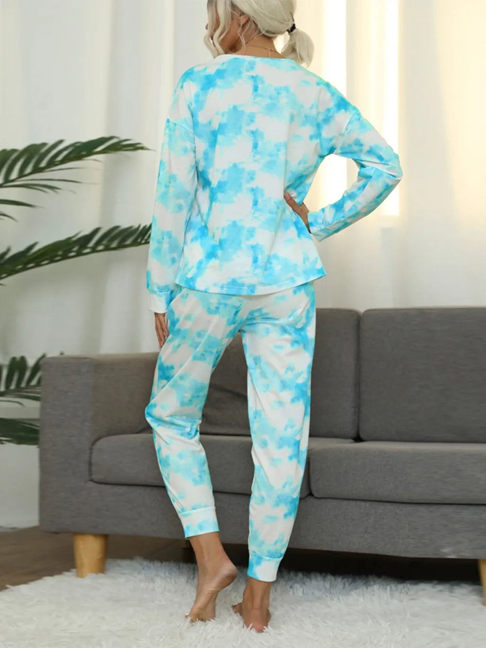 Ensemble de salon haut et pantalon tie-dye brillant à col rond