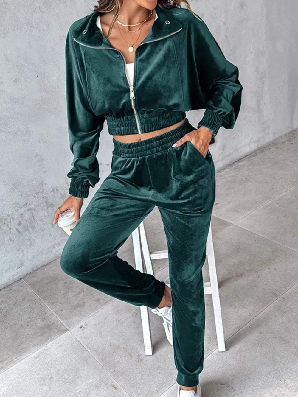Ensemble brassière zippée à manches longues et jogging