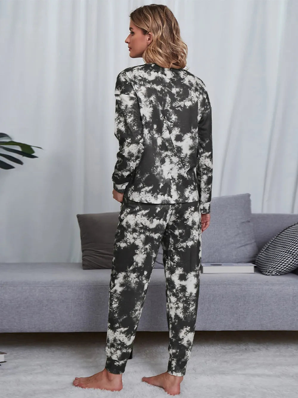 Ensemble de salon haut et pantalon tie-dye brillant à col rond